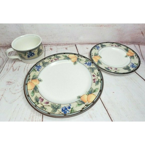 Mikasa Intaglio CAC29 Garden Harvest 3Pc Teacup Saucer And Bread Plate Set - Picture 4 of 12